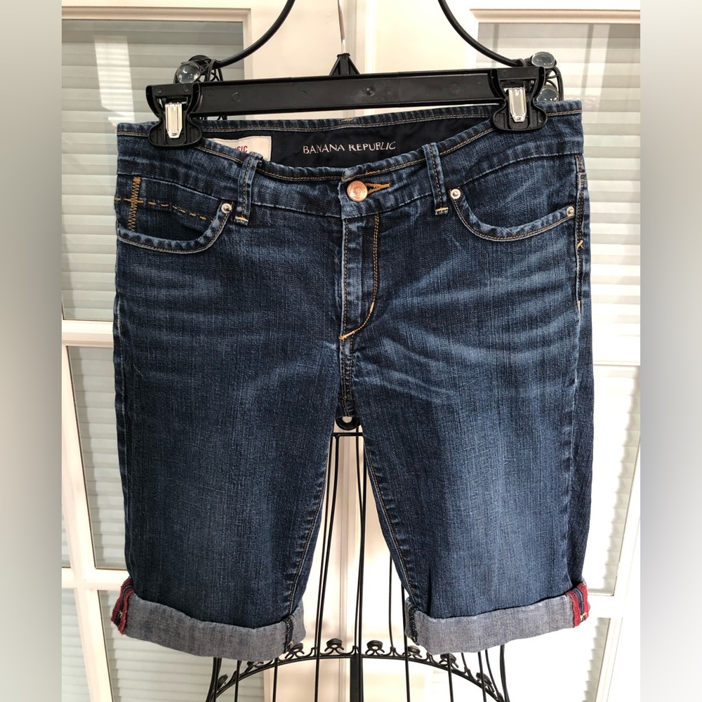 👖Banana Republic Stretchy Blue Jean Shorts.